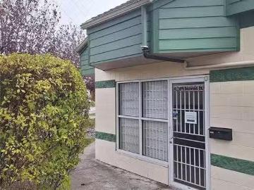 6 1975 Boxwood Rd, Nanaimo, BC, V9S 5X9 investment for lease.
