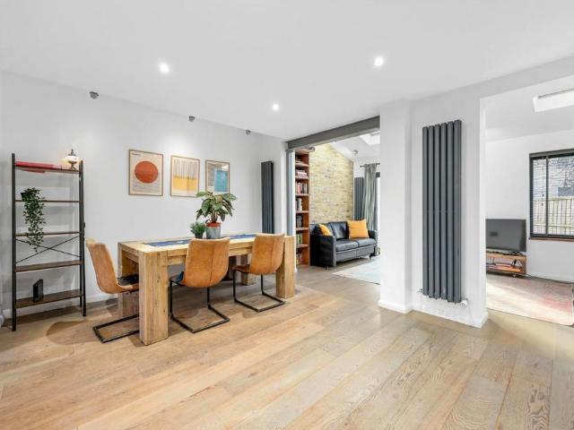 6 10 Queensbury Street, London, N1 3AD, United Kingdom | 3 bed townhouse for rent #139544054 | Rentberry