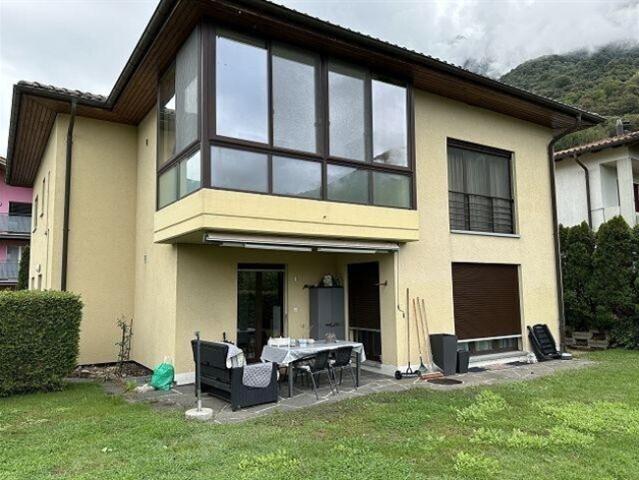 6 1/2 Zimmer Dachmaisonette Wohnung mit Grotto in 2 FMH / Duplex Dachwohnung mit 6 1/2 Zimmern und Grotto in 2 Familienhaus