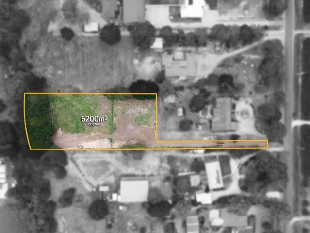 An Acre and a Half Approx. of Prime Land in Exclusive Pocket