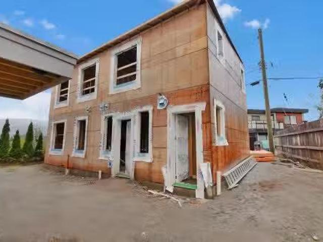 6 3581 Haida Drive, Vancouver, BC, V5M 3Y9 duplex for sale.