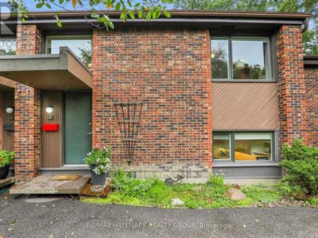 6 525 Hilson Avenue, Ottawa, ON, K1Z 6C9 townhouse for sale | Listing ID X13866 | Royal LePage