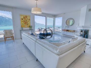 6.5 room apartment with pool and 200 m2 terrace