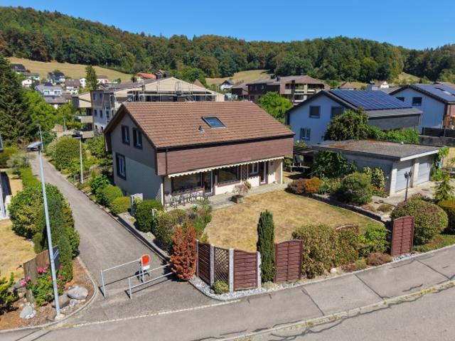6.5 Zimmer Einfamilienhaus an ruhiger Lage mit idealem Sonnenverlauf
