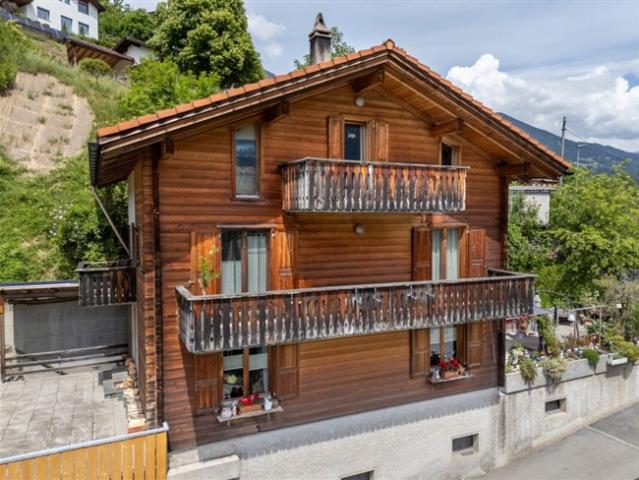 6.5 Zimmer Einfamilienhaus mit vielseitigen Möglichkeiten