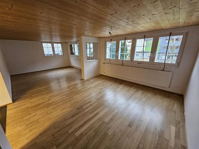6.5 Zimmer Hausteil in renoviertem Fabrikantenhaus