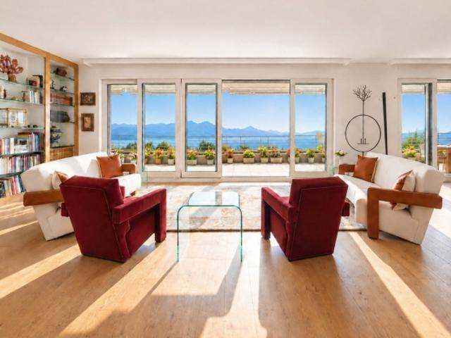 Renoviertes Penthouse mit 6,5 Zimmern | Stadtteil Pully Montchoisi