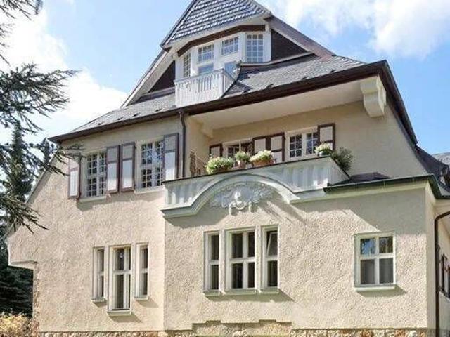 6,5 Zimmer Wohnung in hochherrschaftliche Villa