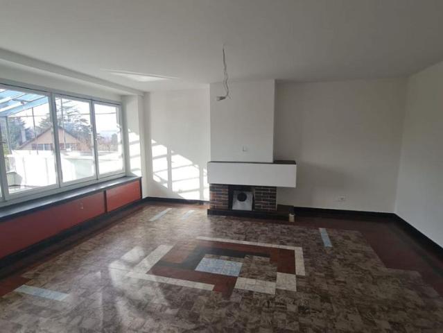 6.5 Zimmer, 200 m², 1. Stock