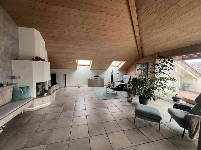 6.5 Zimmer, 200 m², 4. Stock