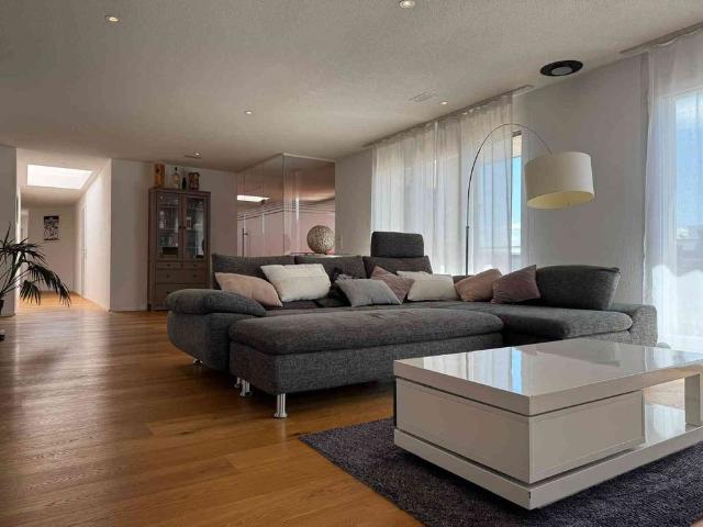 6.5 Zimmer, 208 m², 2. Stock