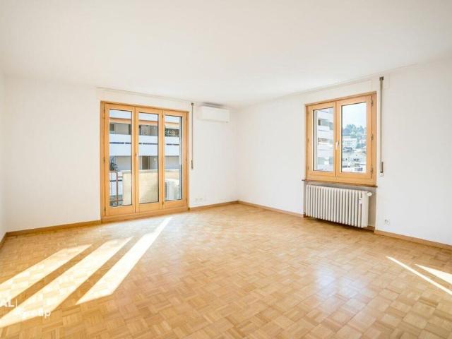 6.5 ZWG direkt am Bahnhof in Brig!