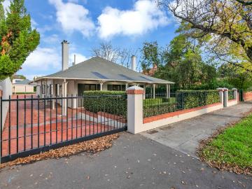 6 8 Month lease term Spacious Character Family Home in Prestigious North Adelaide Location