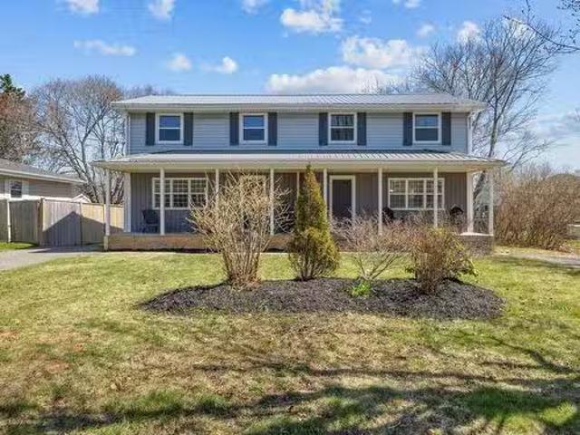 6 8 Trafalgar Drive, Charlottetown, PE, C1A 3Z3 house for.