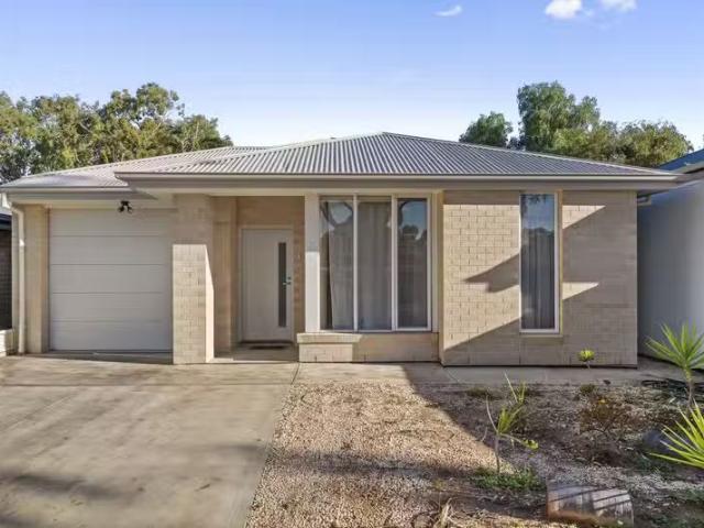 6A Young Boulevard, PARALOWIE, SA 5108 House for Rent