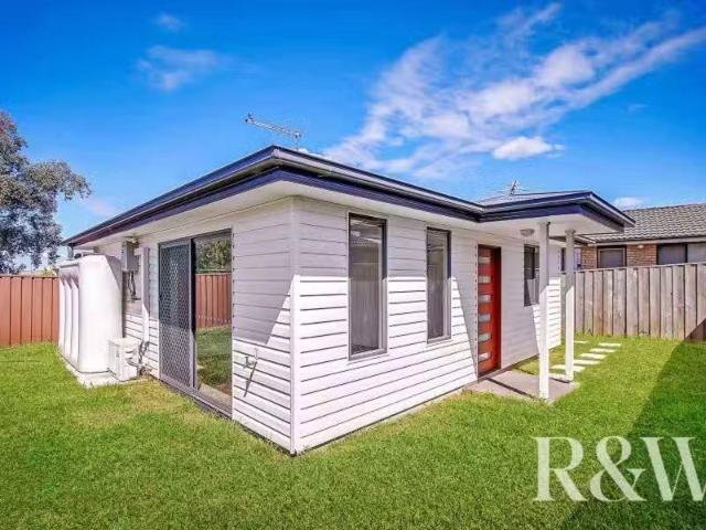 6A Bowerbird Crescent, St Clair Apartment for rent Listed by.