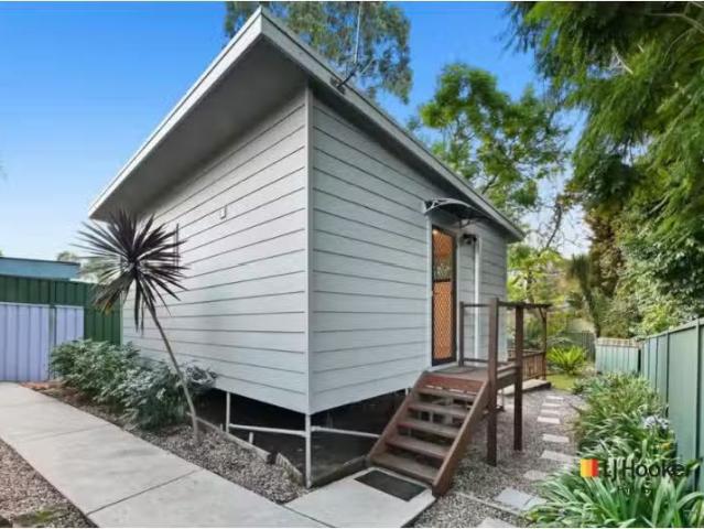 6A Contact Agent For Address, Padstow House for rent Listed b.