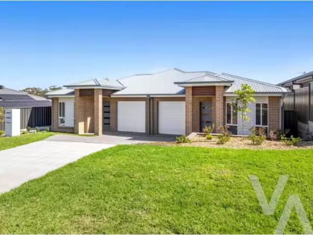 6A Luxor Street, Chisholm Townhouse for rent Listed by Ellyn.
