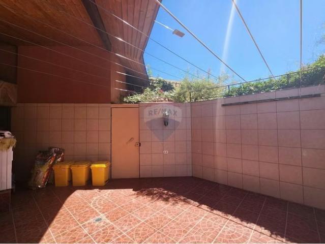 6d7b san esteban. 6 dormitorios por 17000.00 en San Esteban