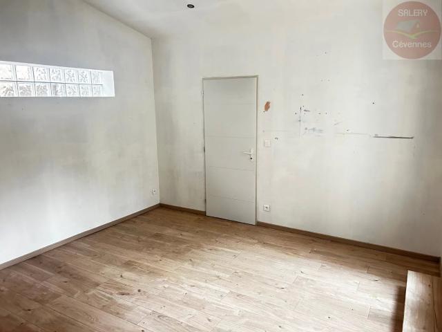 6pièces piscine 800 m² de jardin arboré