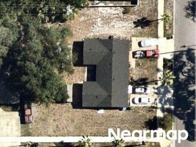 6th St E