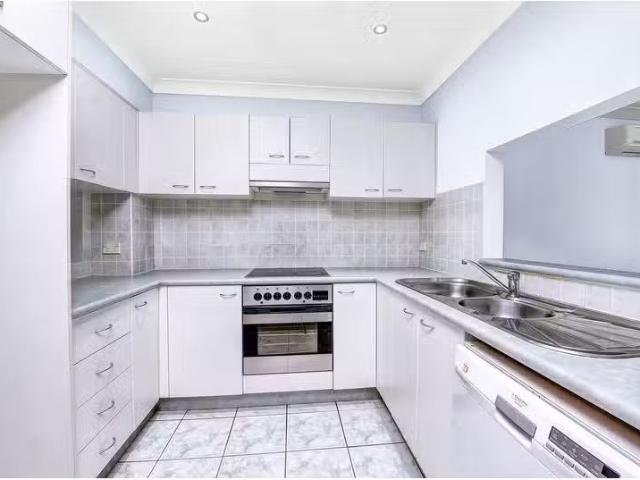 7/3 5 Concord Avenue, Concord West Townhouse for rent Listed.