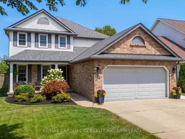 73 West Farmington Drive, St. Catharines Grapeview, ON, L2S 3S2 house for sale | Listing ID X13609 | Royal LePage