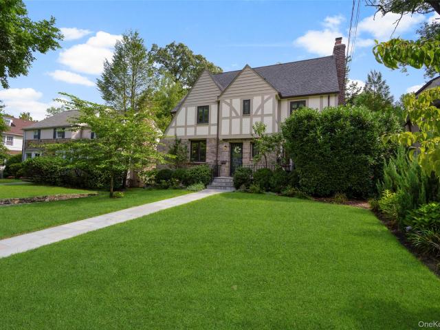73 Woodlawn Avenue