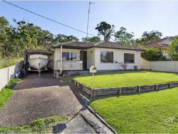 73 Yeramba Road, Summerland Point House for rent Listed by Pa.