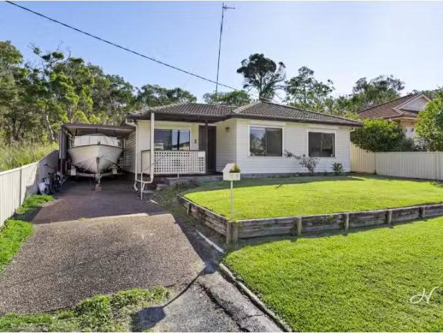 73 Yeramba Road, Summerland Point House for rent Listed by Pa.