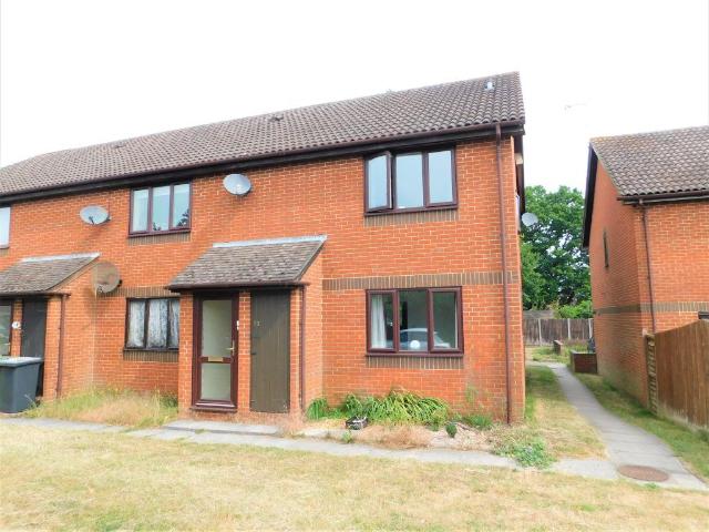 73 Alma Road, Bordon Hampshire. GU35, 1 bed flat to rent, £995 pcm | PrimeLocation