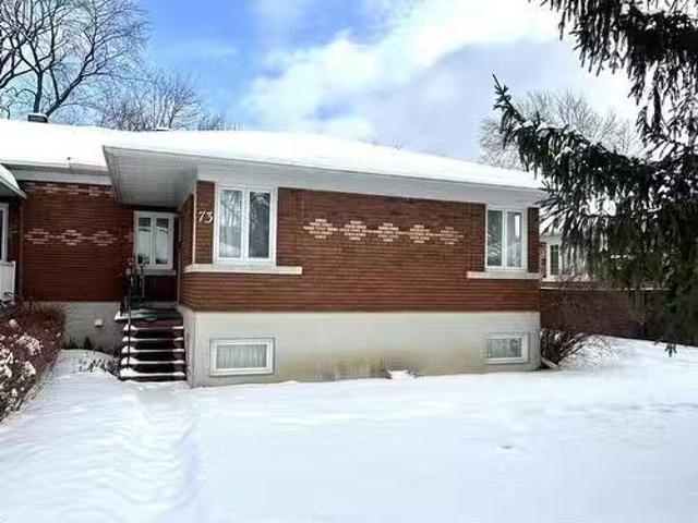 73 Av. Dahlia, Dorval, QC, H9S 3N3 house for lease Listing.