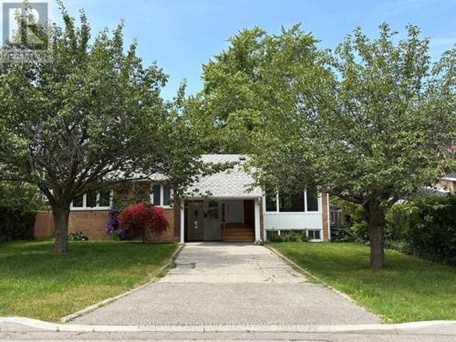 73 Berkinshaw Crescent, Toronto, ON, M3B 2T1 house for sale | Listing ID C13550 | Royal LePage