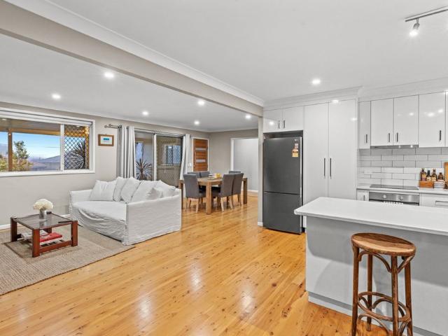 73 Debra Street, Centenary Heights QLD 4350
