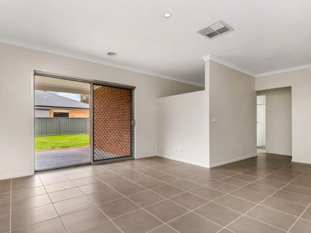73 Evergreen Boulevard