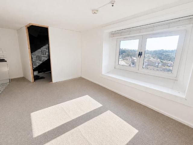 73 Falmouth Road, Leicester LE5 4WN 1 bed flat to rent £2,817 pcm £650 pw
