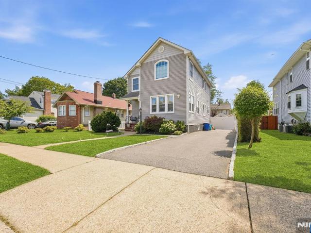 73 Forest Place