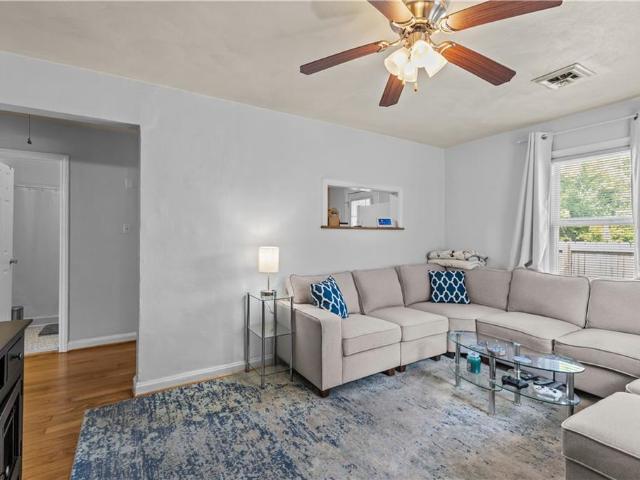 73 Greeneland BLVD