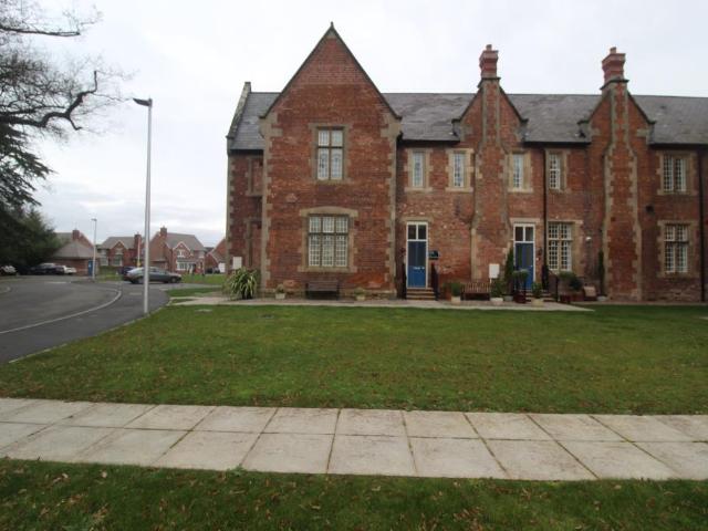 73 Leighton Park, Bicton Heath. 2 bed apartment to rent £900 pcm £208 pw