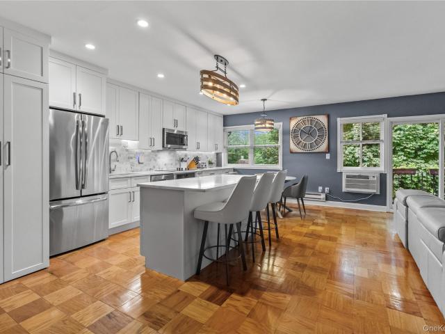 73 Lorraine Terrace 325