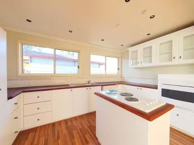 73 Manila Road, LETHBRIDGE PARK House for rent Listed by Sall.