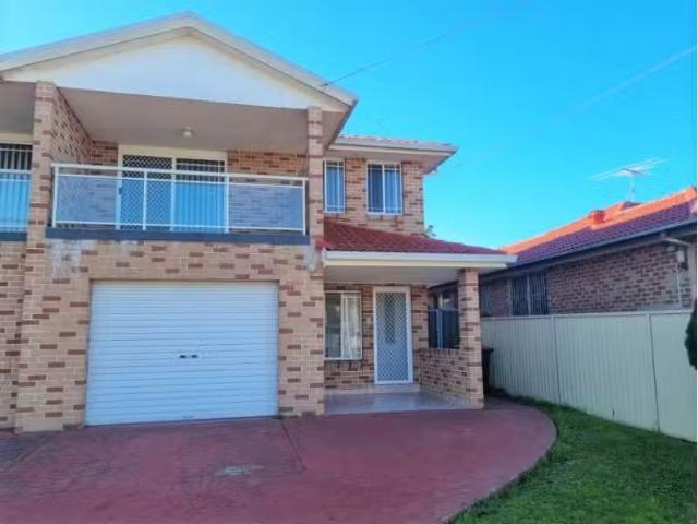 73 Margaret Street, FAIRFIELD WEST House for rent Listed by N.