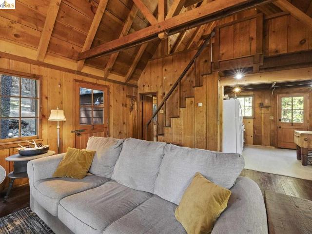 73 Pinecrest
