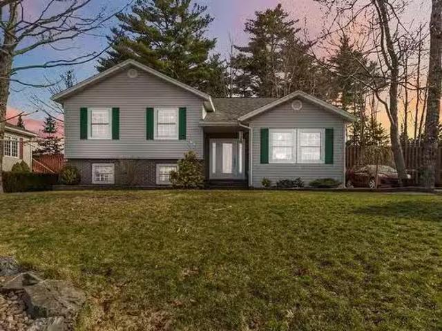 73 Ridgecrest Drive, Bridgewater, NS, B4V 3V8 house for sale.