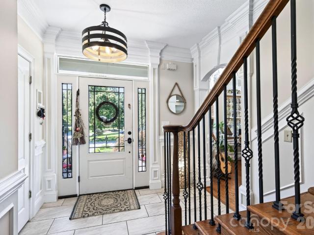 73 Rose Of Sharon Way
