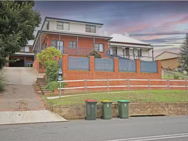 73A Bant Street, South Bathurst House for rent Listed by Leas.