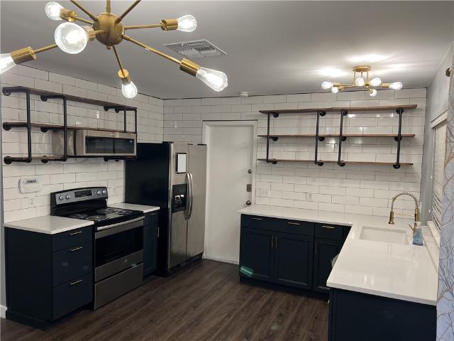 7004 Colony Park Dr, 3 beds, 2 full baths