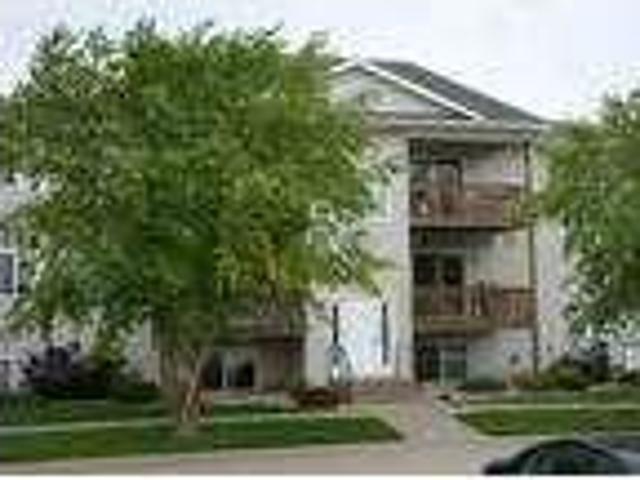 $700 / 2br 870ftÂ² Nice Clean Condo