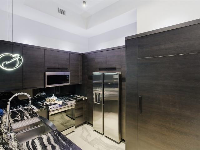 700 Carnegie Street 3422