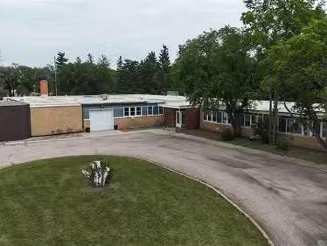 700 Government Road, Davidson, SK, S0G 1A0 commercial for sa.